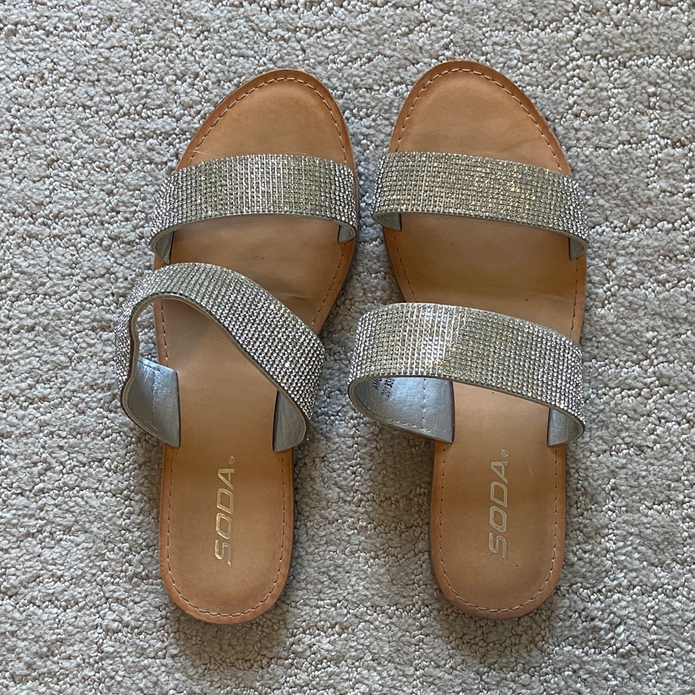 💙2/$5 SODA Bling Sandals